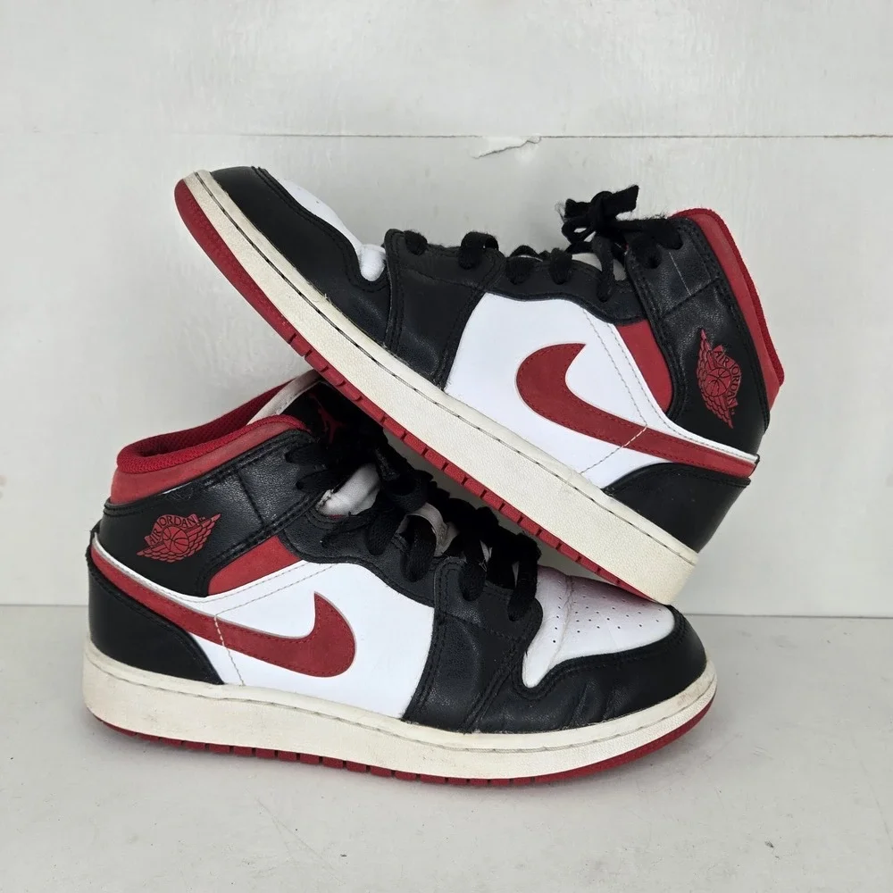 Nike Air Jordan 1 Mid Gym Red Black White 2021 DJ4695-122 GS Youth Size 5Y Shoes
